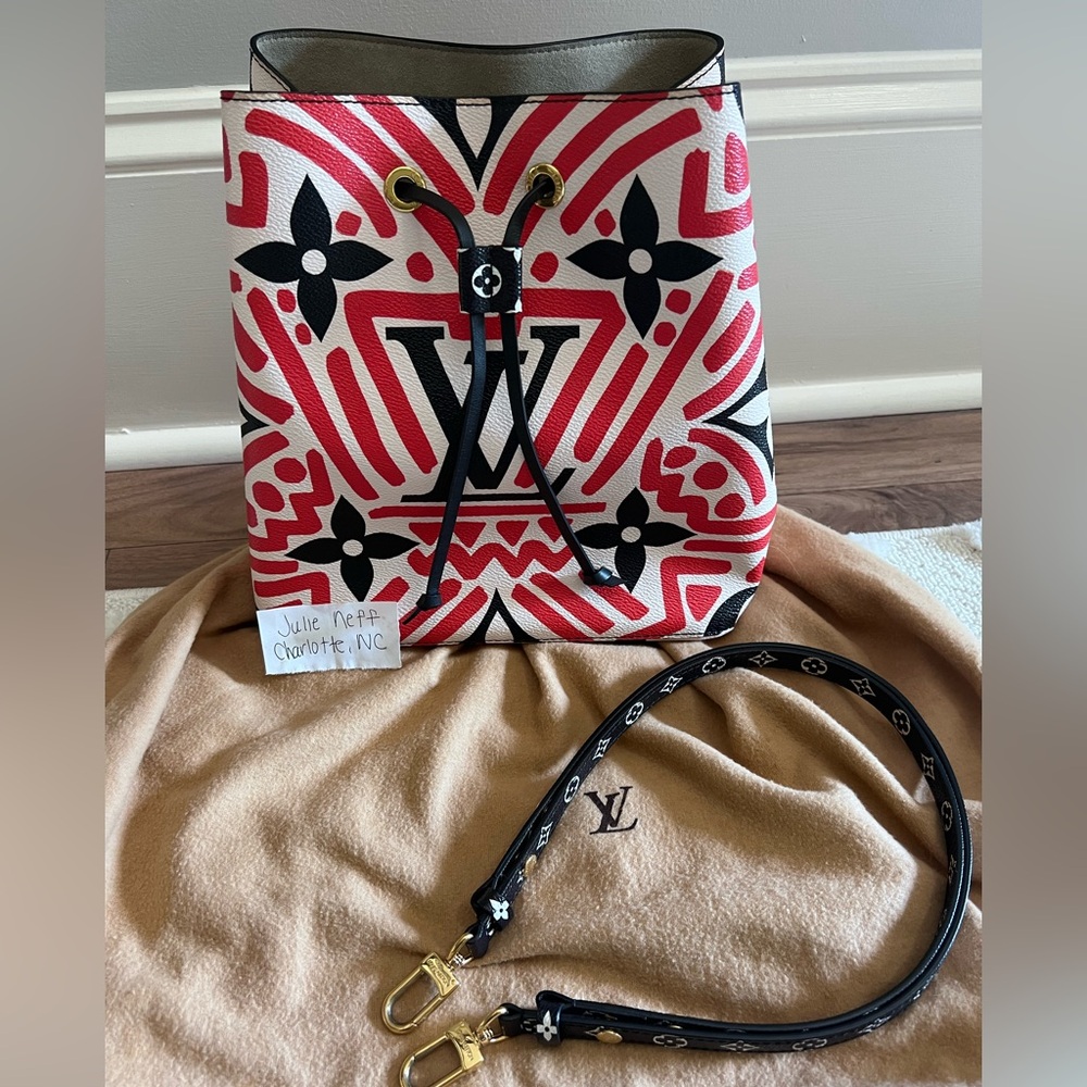 Brand New Limited Edition Authentic Louis Vuitton Neonoe Crafty MM Bucket Bag